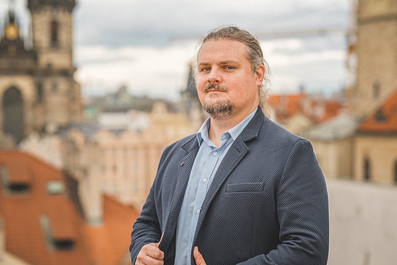 Daniel Mazur na střeše Nové radnice