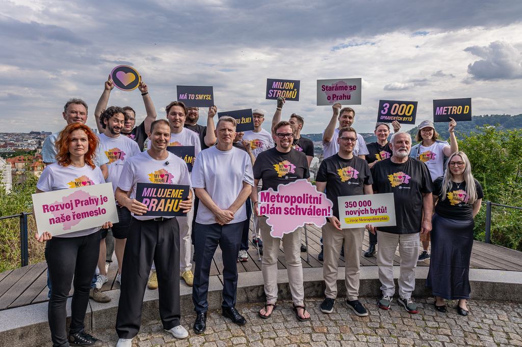 Piráti a Starostové zahájili společnou kampaň na Praze 7. Chtějí vrátit na radnici dialog a nabídnout řešení pro každodenní život